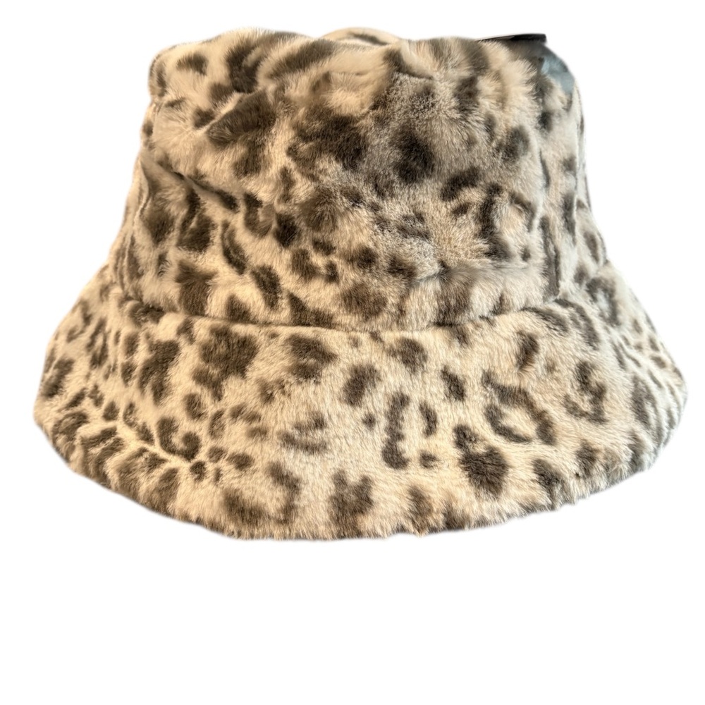 NWT- Sprigs Faux Fur Reversible Winter Bucket Hat, OSFM, Snow Leopard/Gray